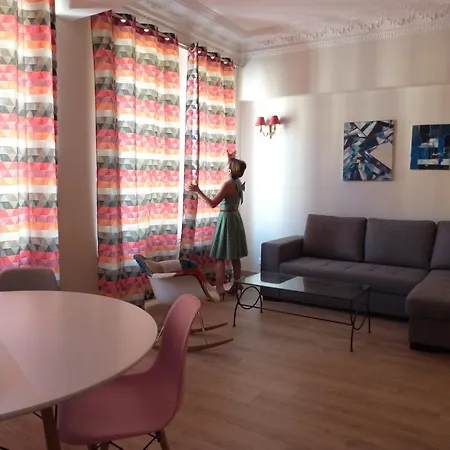 Carre D'or De A 5' A Pied De La Plage Apartment